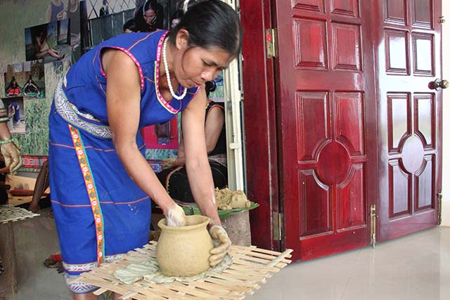 Nghề Gốm Thủ Công Ở Làng Kon Samluh - Cổng Thông Tin Điện Tử Tỉnh Kon Tum